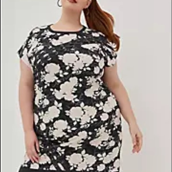 Torrid LOVESICK DOLMAN DRESS - COTTON BLACK FLORAL Plus Size 3X - Picture 3 of 4